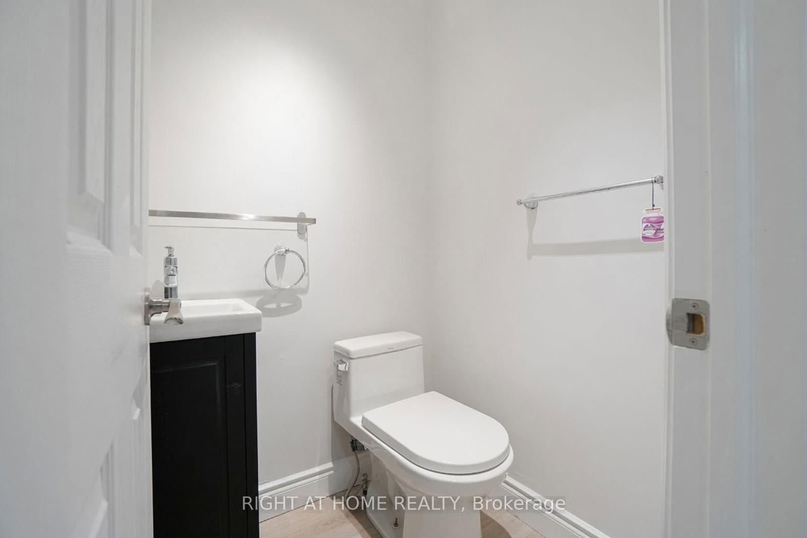 35 Chalfield Lane thumbnail 18
