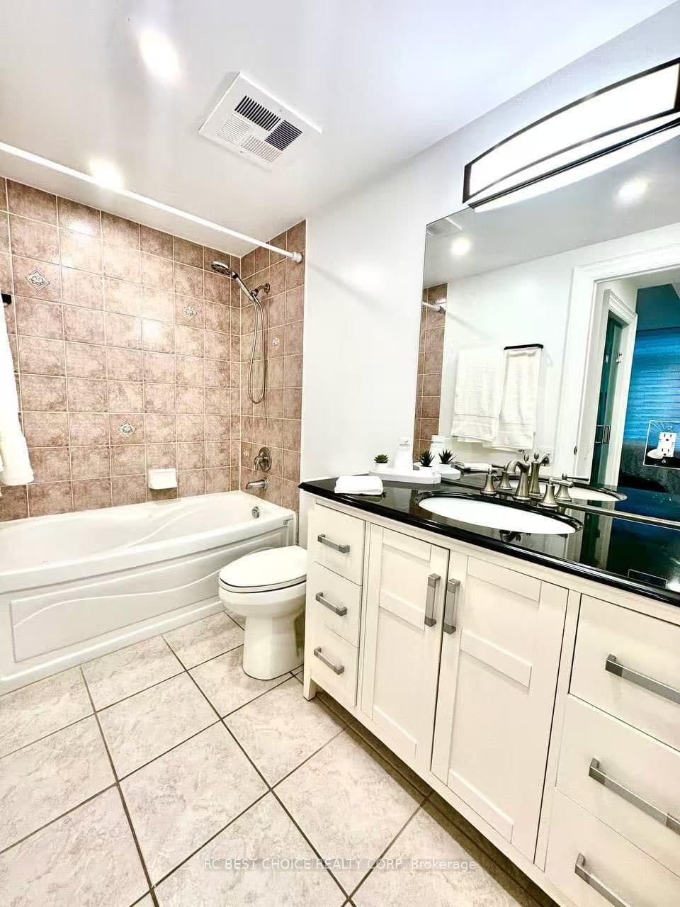 2067 Lake Shore Boulevard W, Unit 203 thumbnail 11