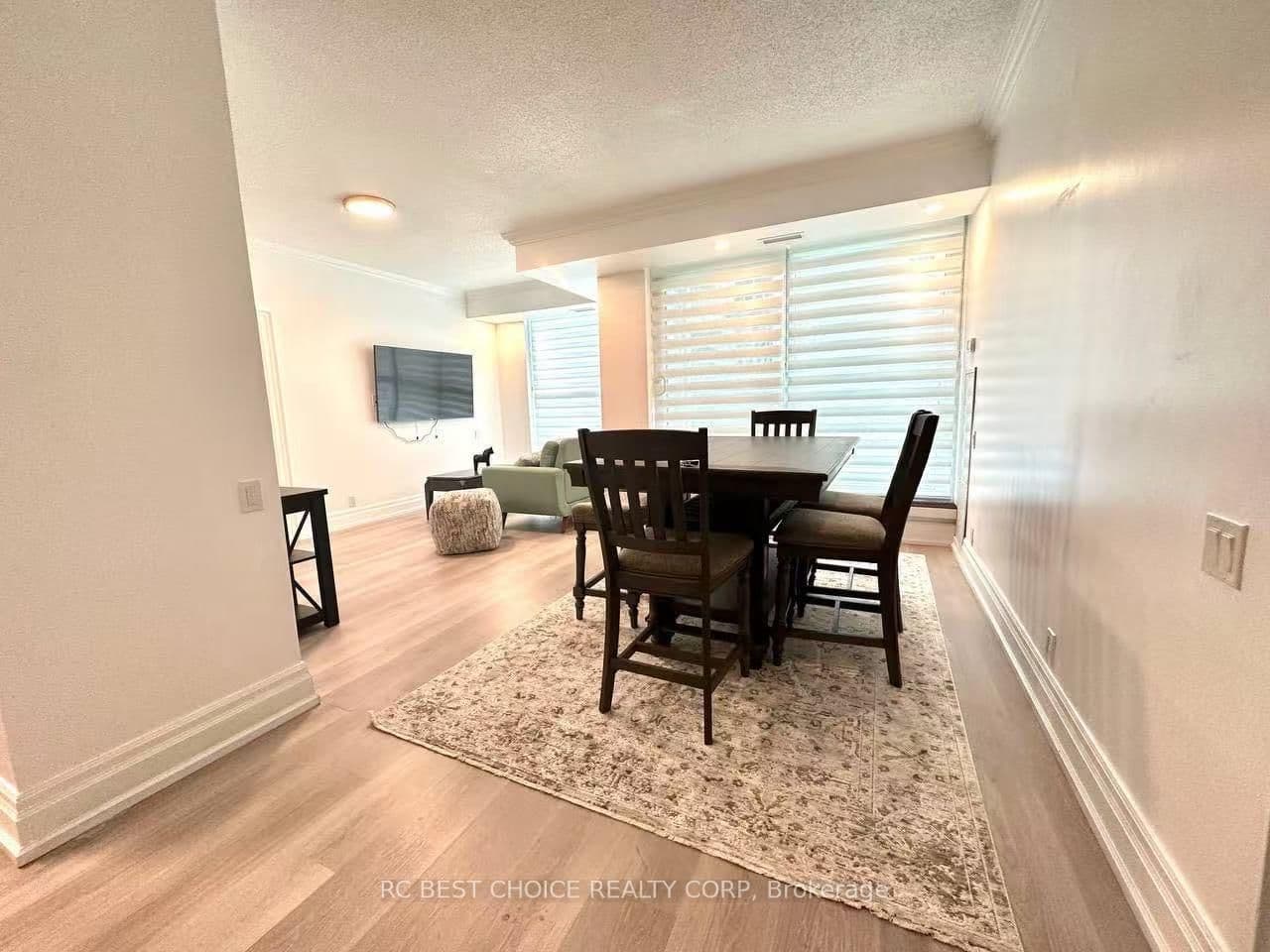2067 Lake Shore Boulevard W, Unit 203 thumbnail 3