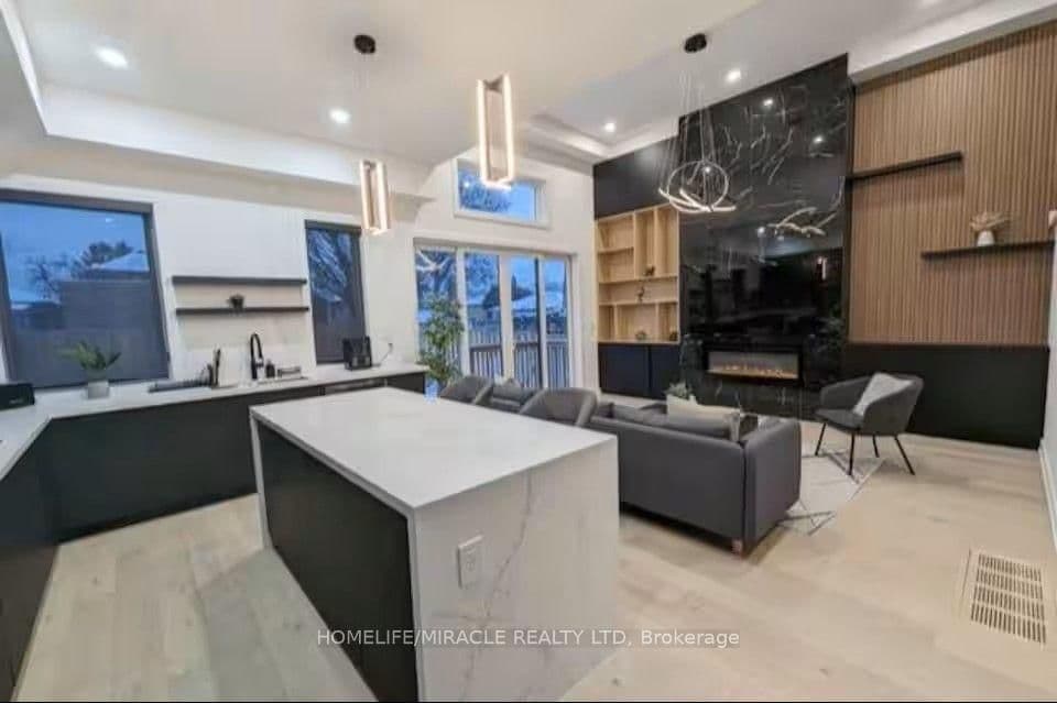 100 Macdonald Street, Unit Main & Upper Level thumbnail 17