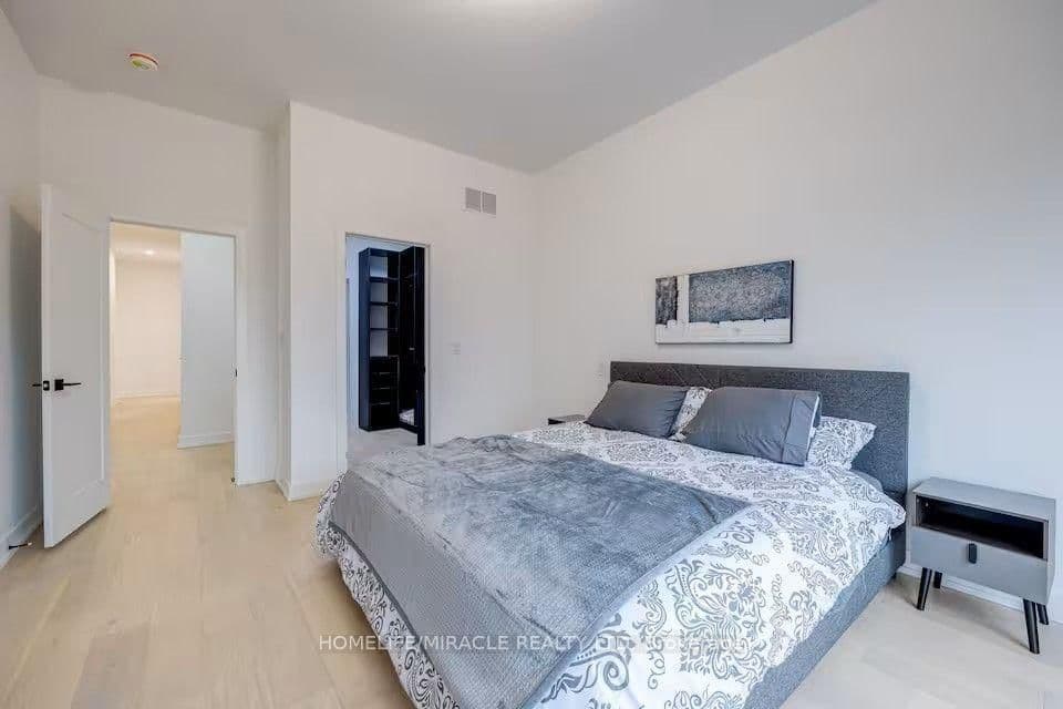 100 Macdonald Street, Unit Main & Upper Level thumbnail 24