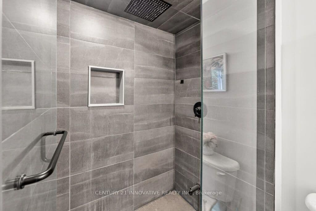 3071 Treadwells Drive, Unit 13 thumbnail 36