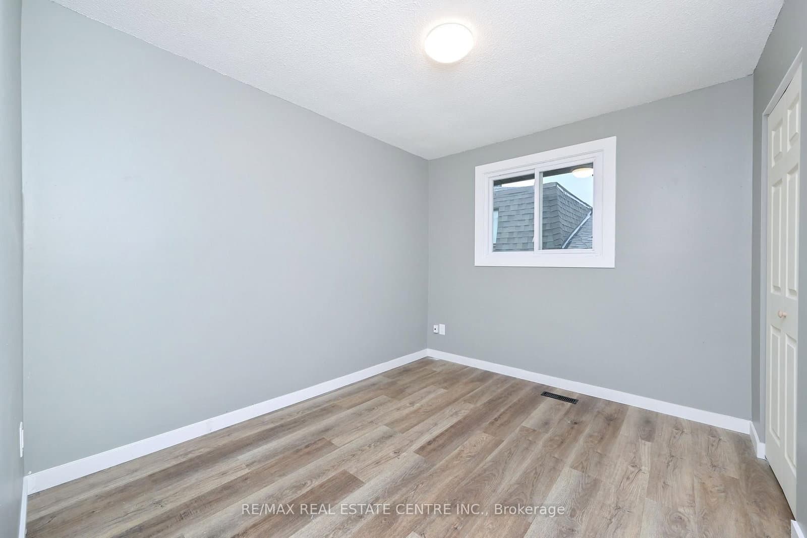 116 Burbank Crescent thumbnail 19