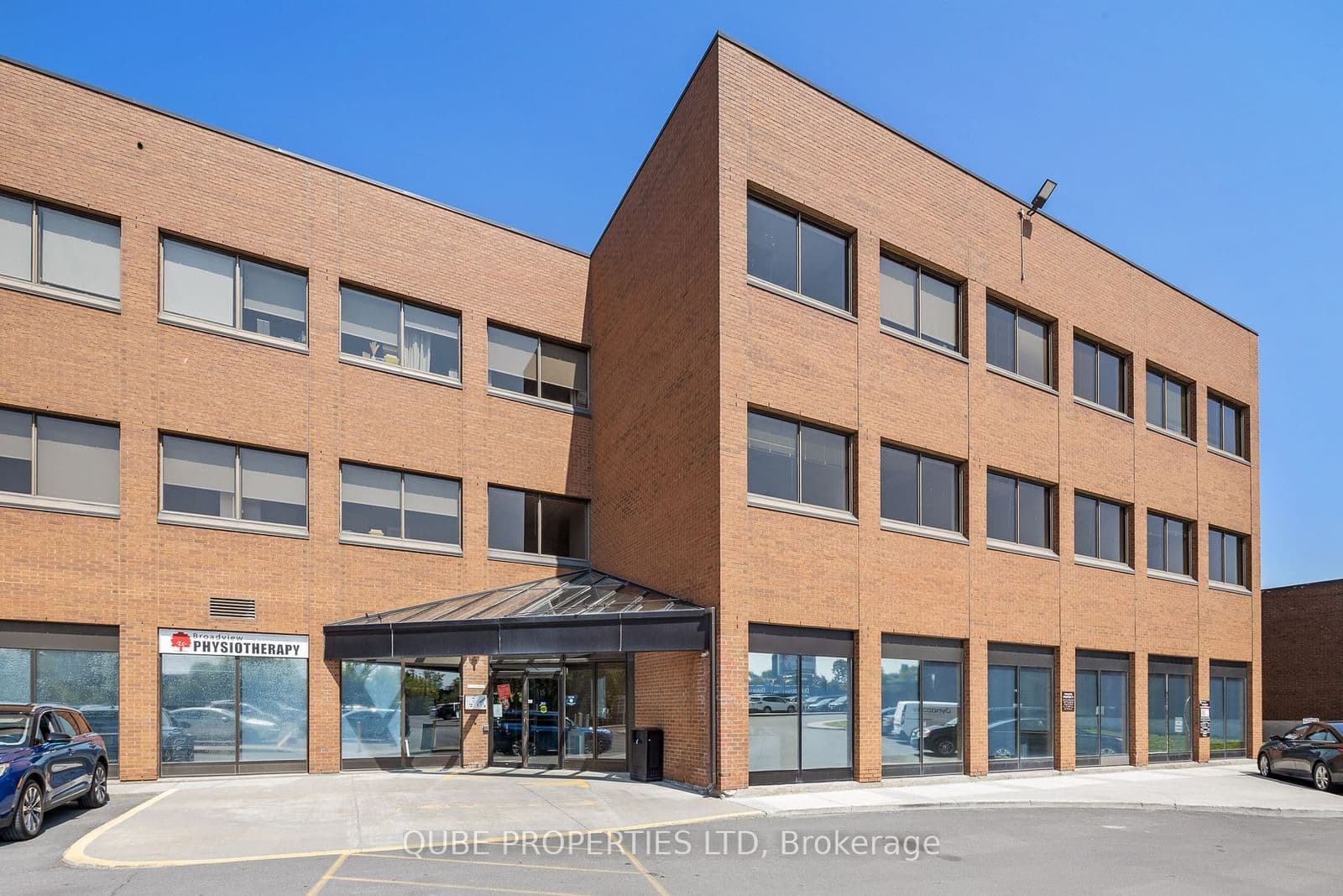 770 BROADVIEW Avenue - Image 1