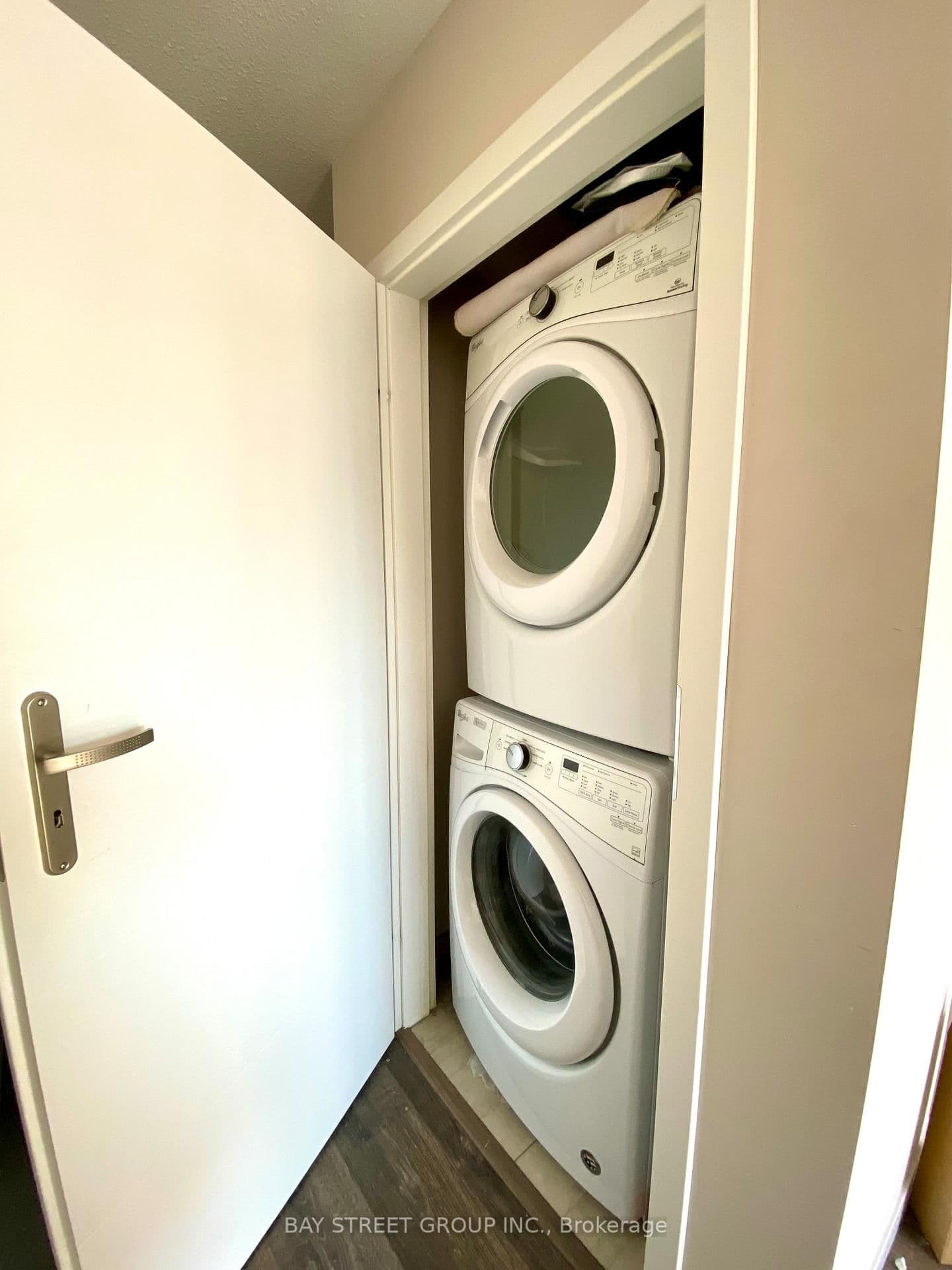288 Albert Street, Unit 217 thumbnail 16