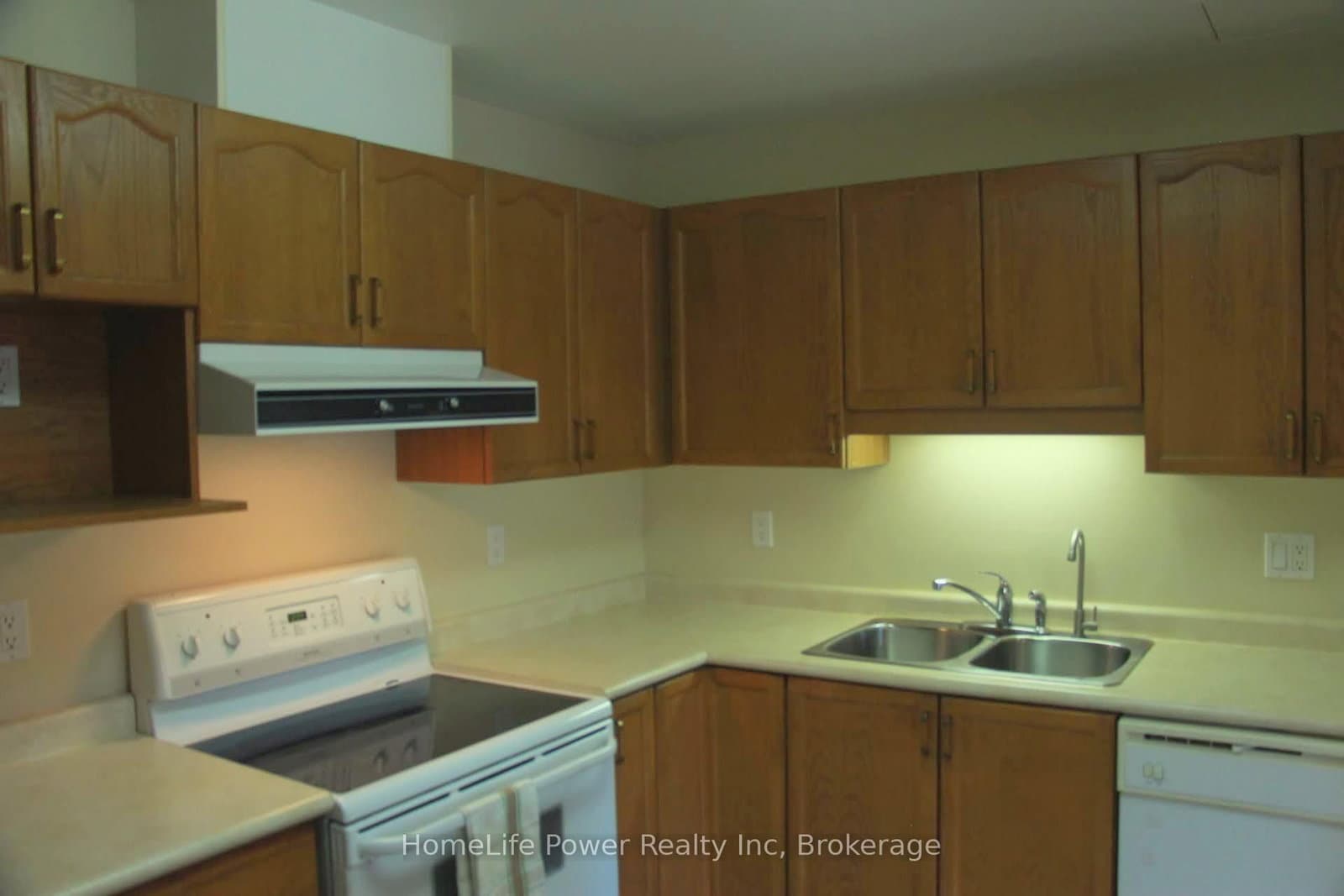 20 ST GEORGE Street, Unit 208 thumbnail 27