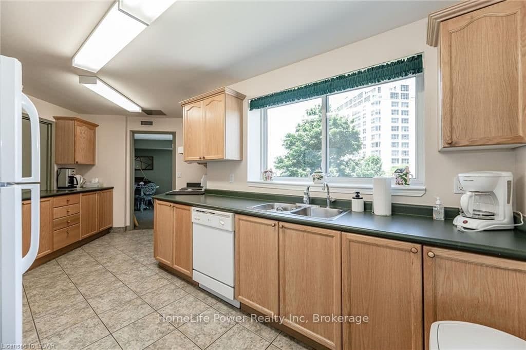20 ST GEORGE Street, Unit 208 thumbnail 36