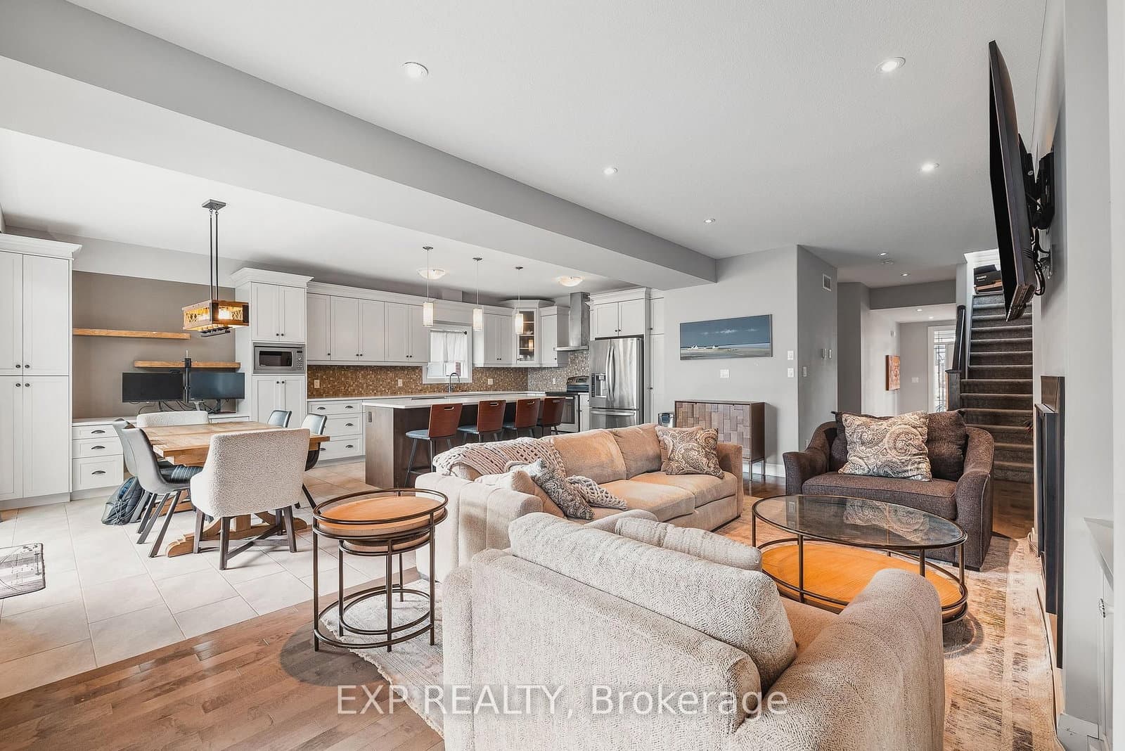 346 Moorlands Crescent thumbnail 11