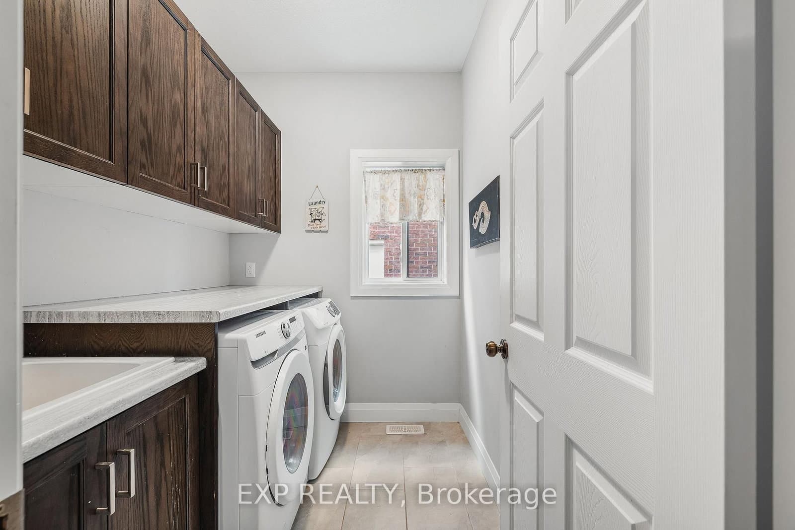 346 Moorlands Crescent thumbnail 13