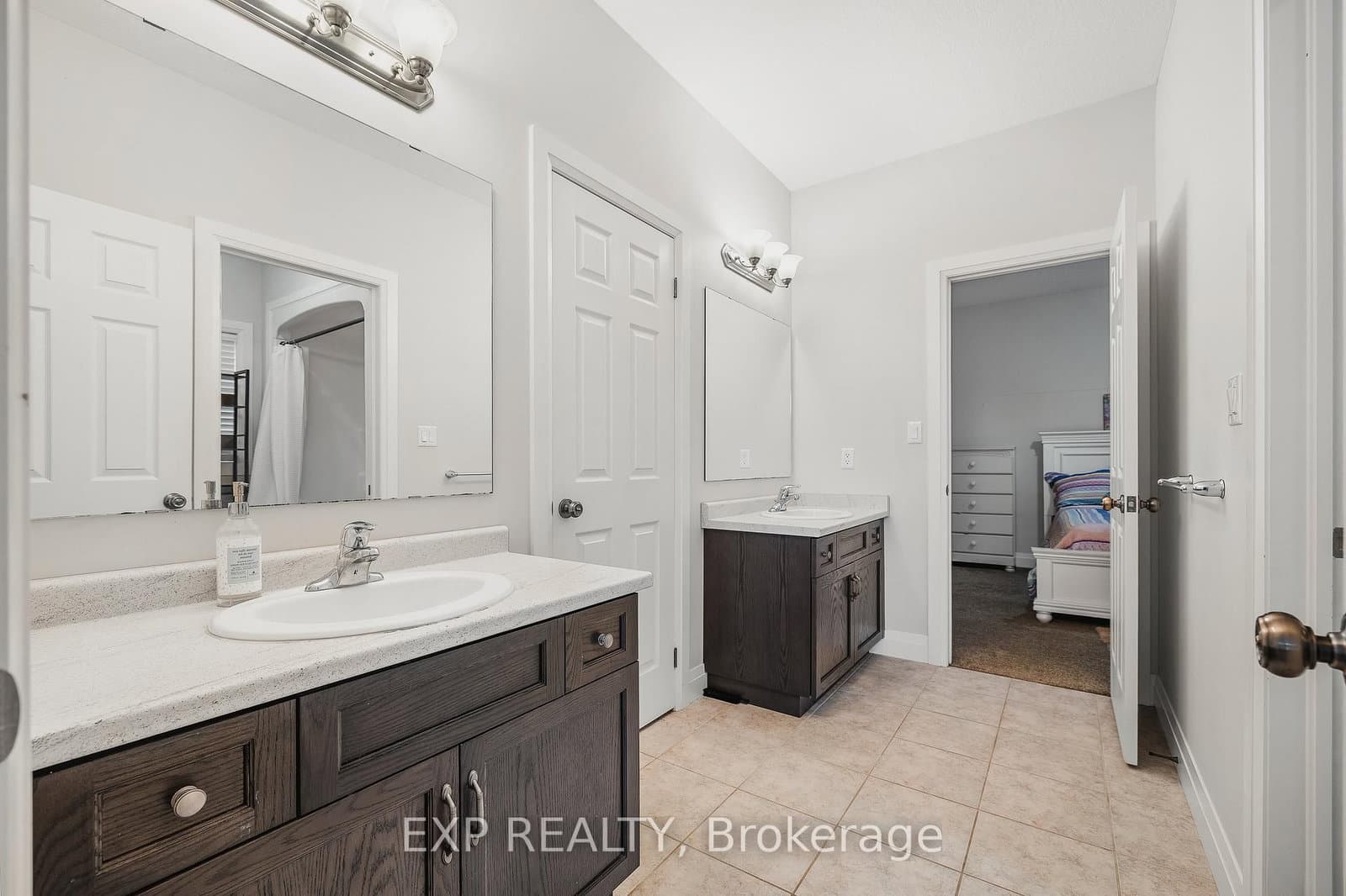 346 Moorlands Crescent thumbnail 19