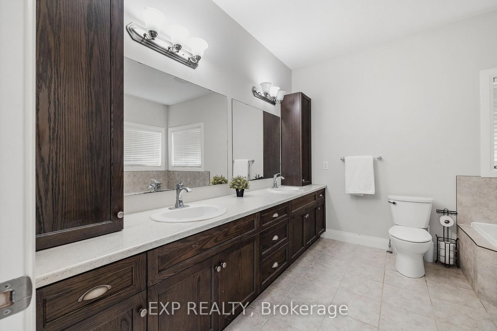 346 Moorlands Crescent thumbnail 25