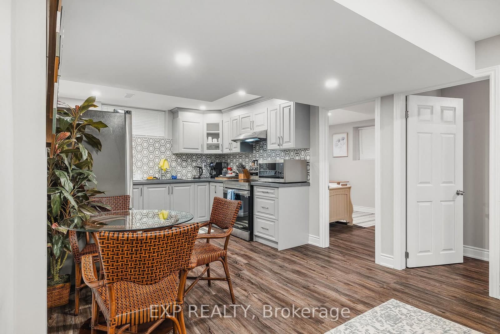 346 Moorlands Crescent thumbnail 27