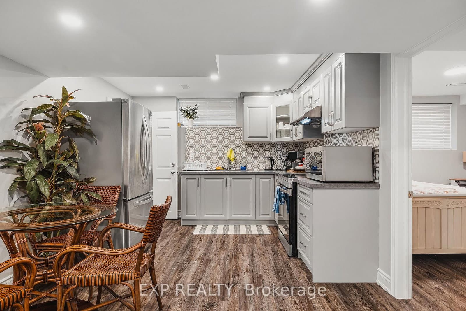 346 Moorlands Crescent thumbnail 29