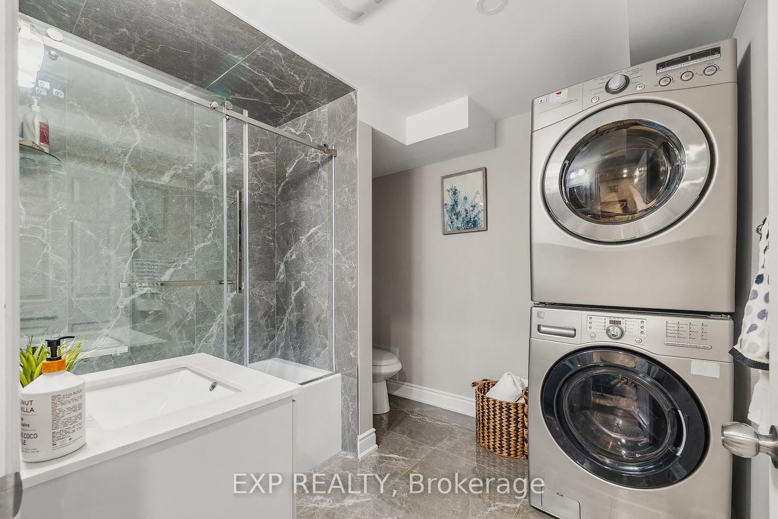 346 Moorlands Crescent thumbnail 32