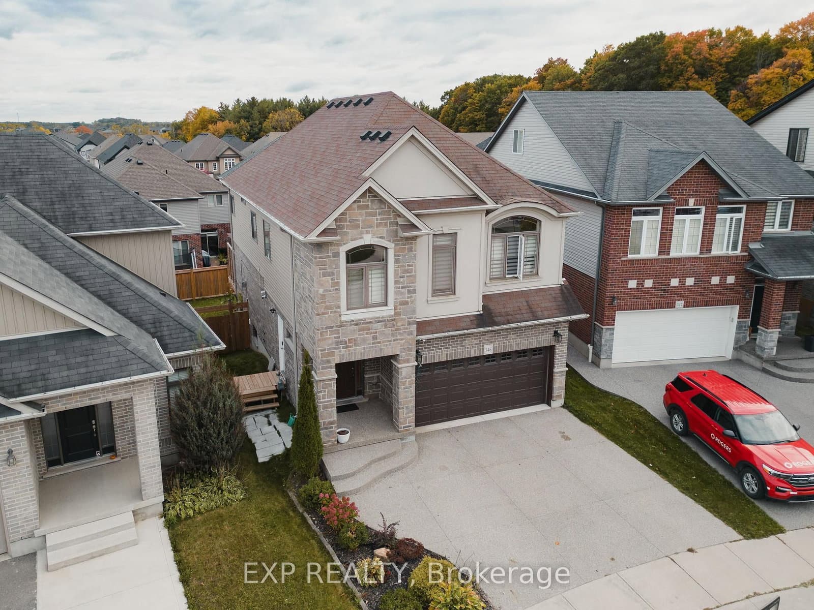 346 Moorlands Crescent thumbnail 33