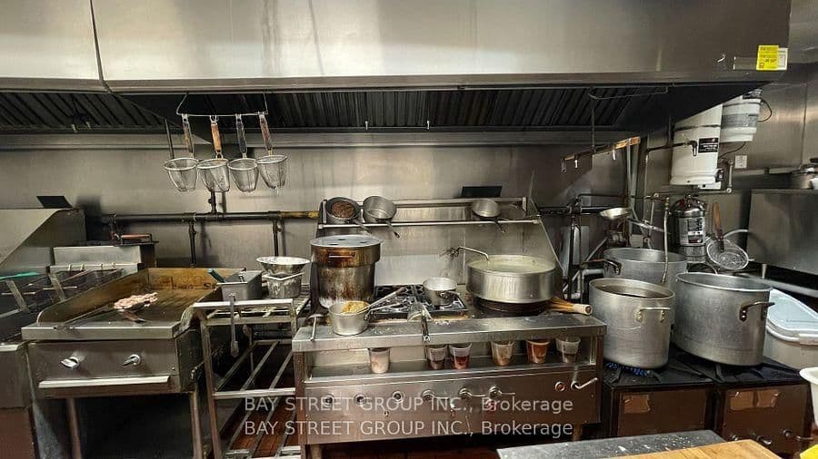 113 James Street N thumbnail 17