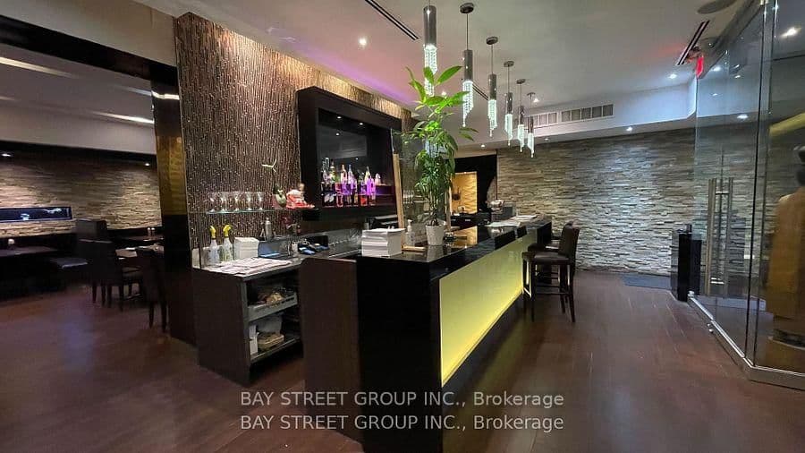 113 James Street N thumbnail 18