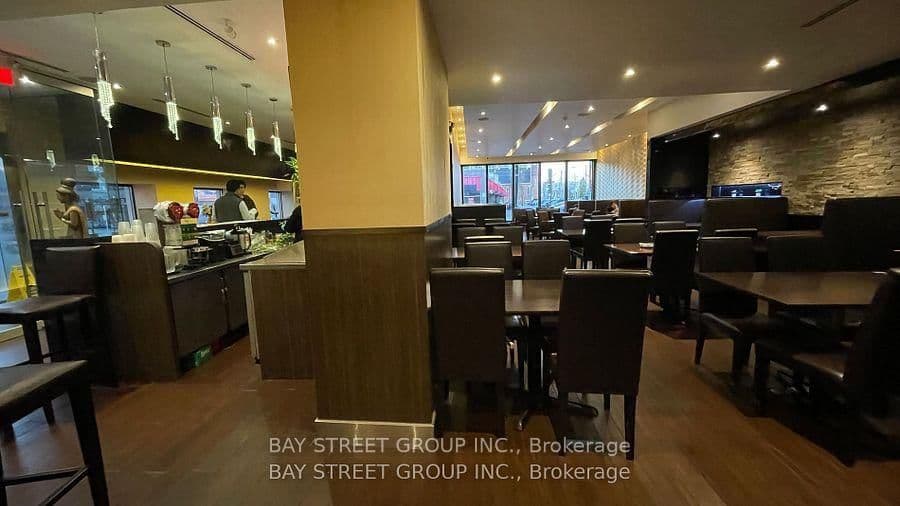 113 James Street N thumbnail 3