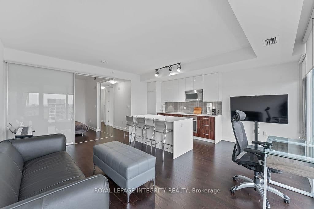 111 CHAMPAGNE Avenue S, Unit 1908 thumbnail 22
