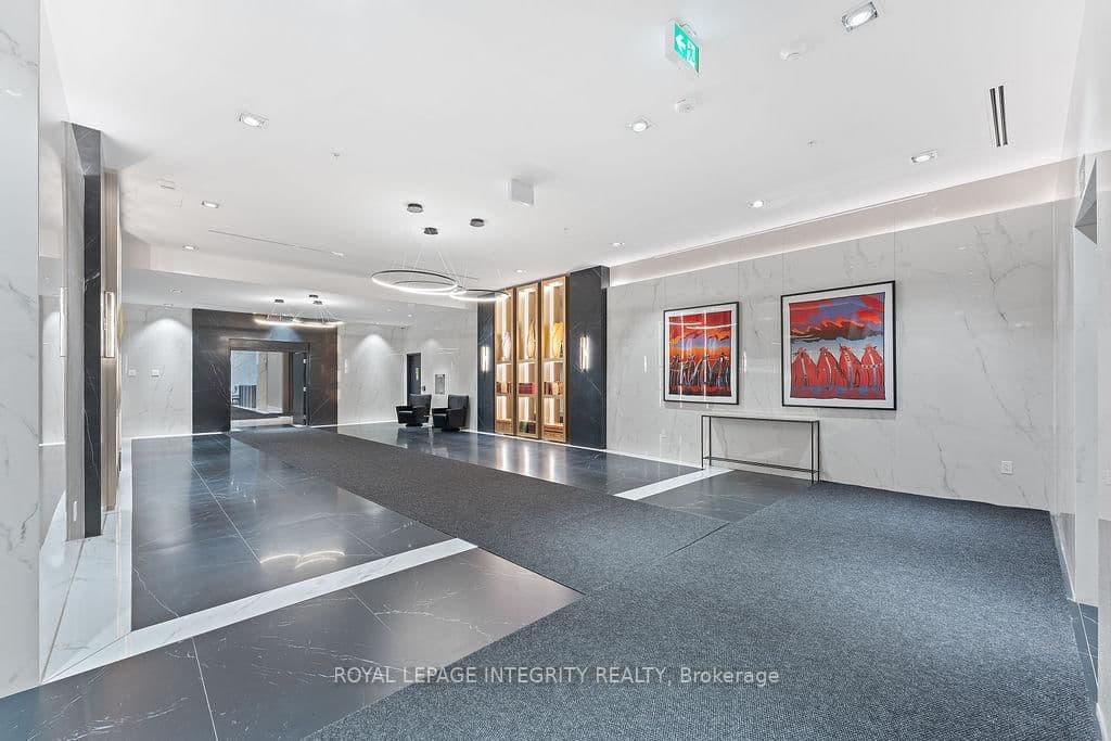 111 CHAMPAGNE Avenue S, Unit 1908 thumbnail 8