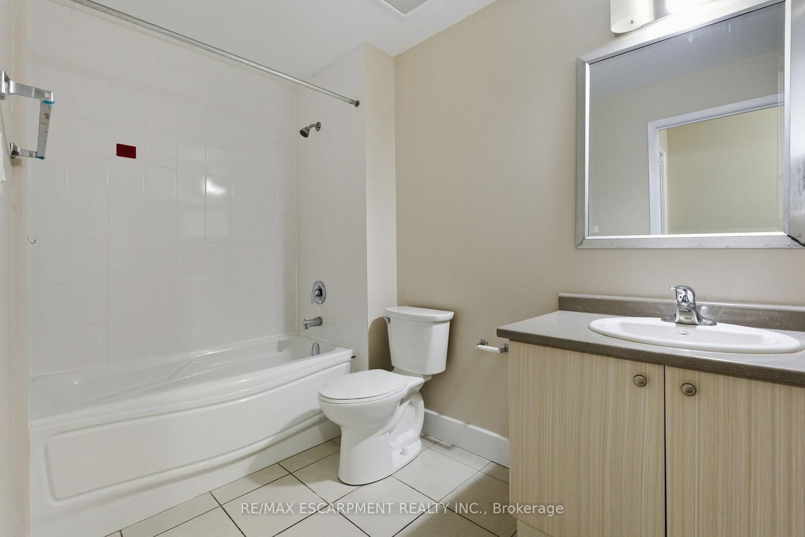 149 Main Street W, Unit 203 thumbnail 15