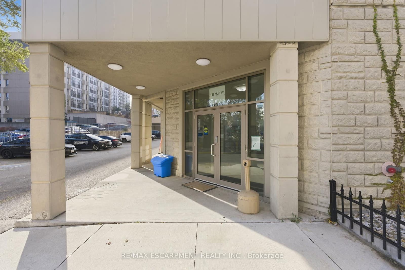 149 Main Street W, Unit 203 thumbnail 2