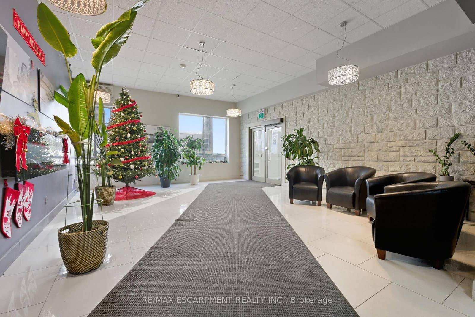 149 Main Street W, Unit 203 thumbnail 3