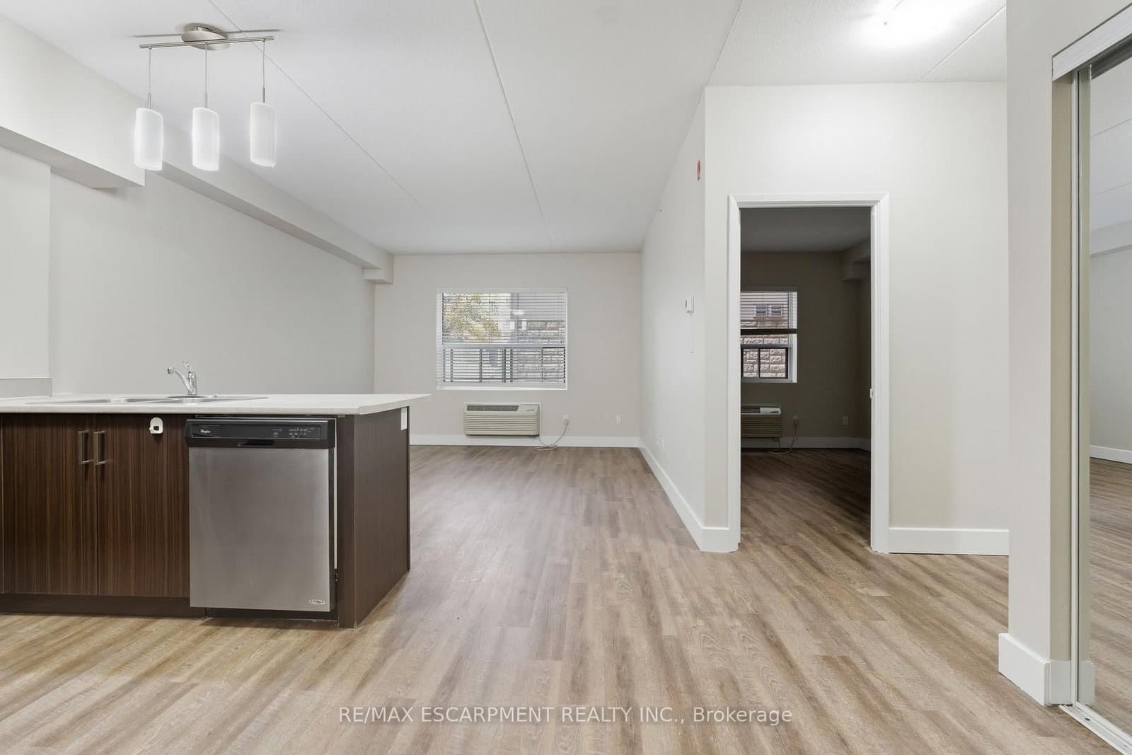149 Main Street W, Unit 203 thumbnail 6