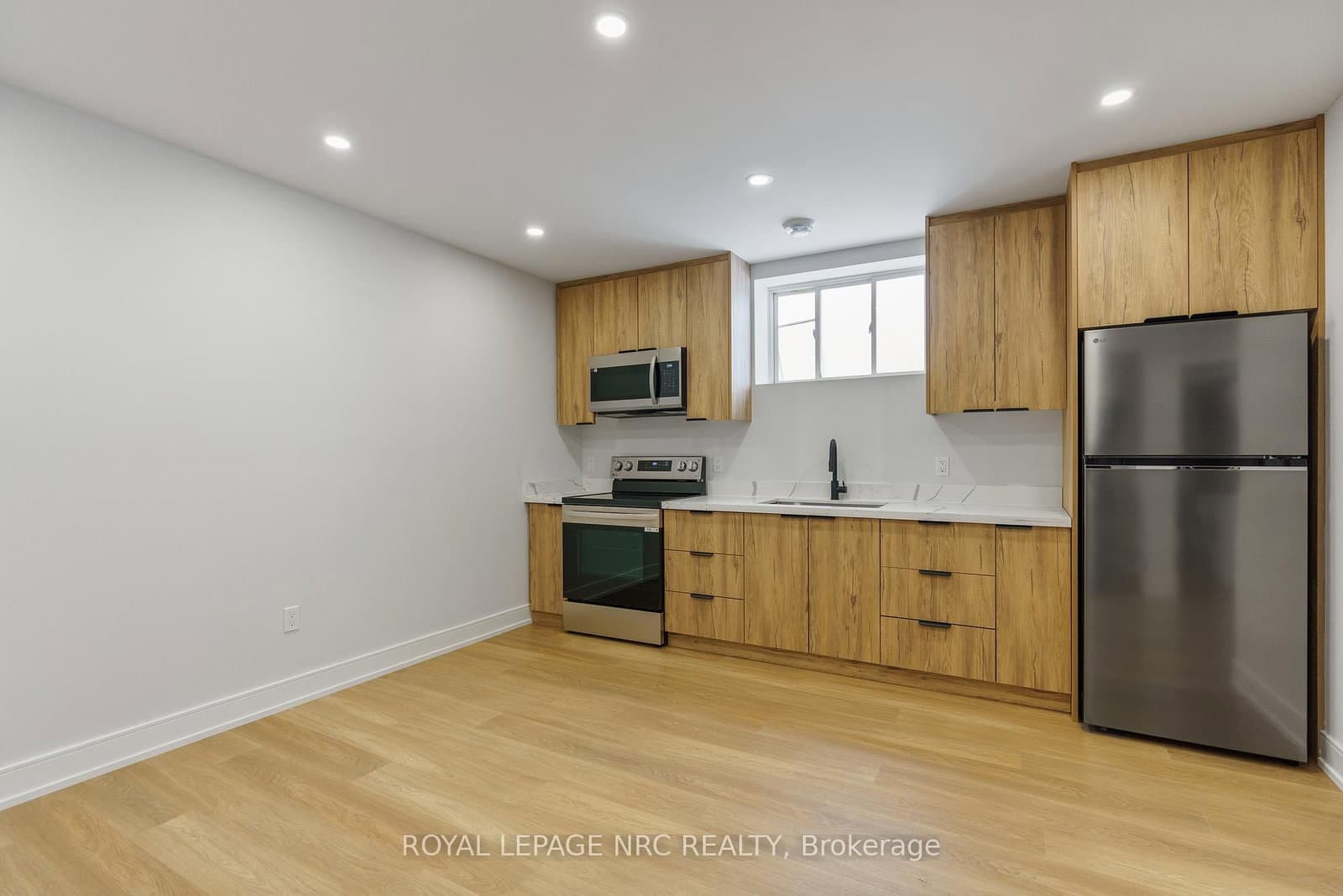 7386 SPLENDOUR Drive, Unit Lower thumbnail 6
