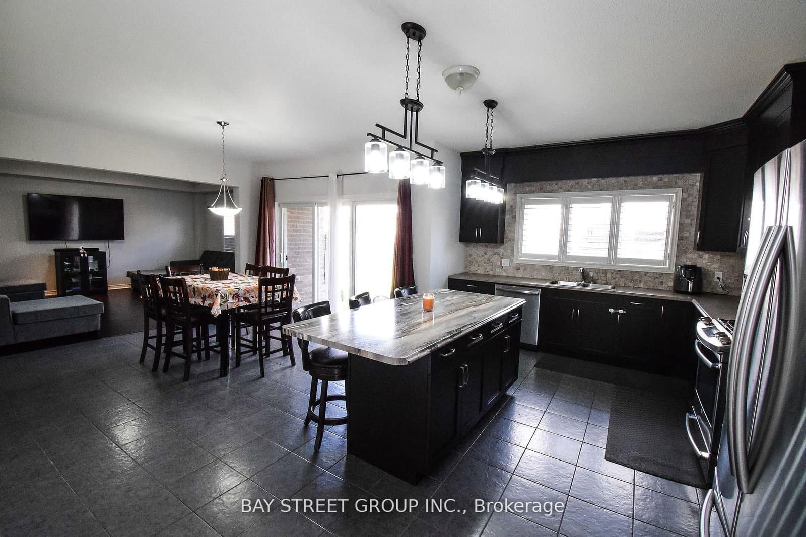 490 S Silverwood Avenue thumbnail 12
