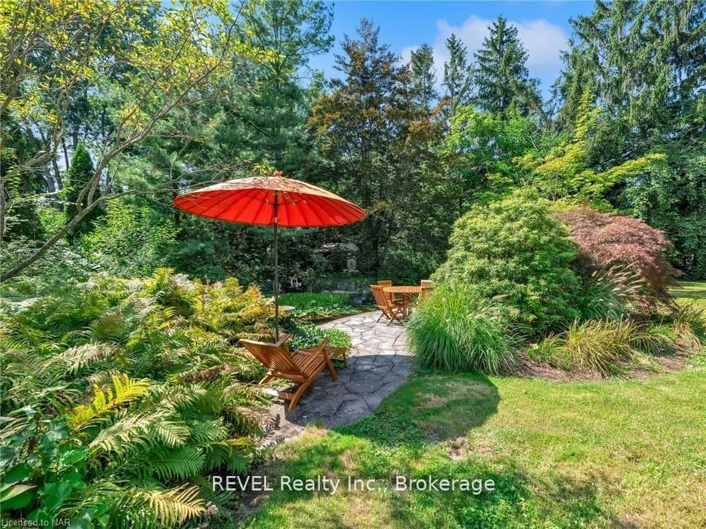 411 VICTORIA ST - LOT 1 Street thumbnail 2