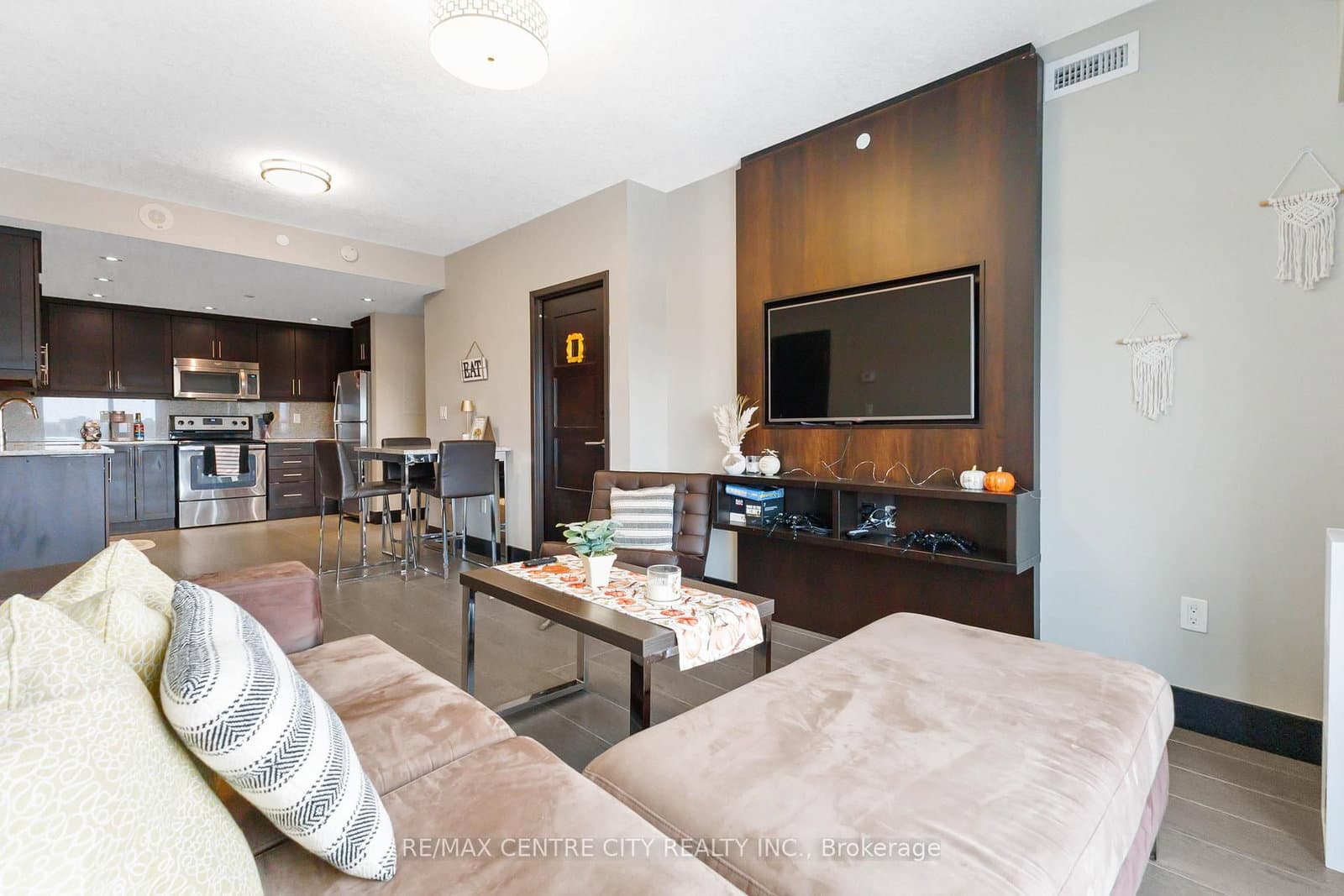 1235 Richmond Street, Unit 1218 thumbnail 11