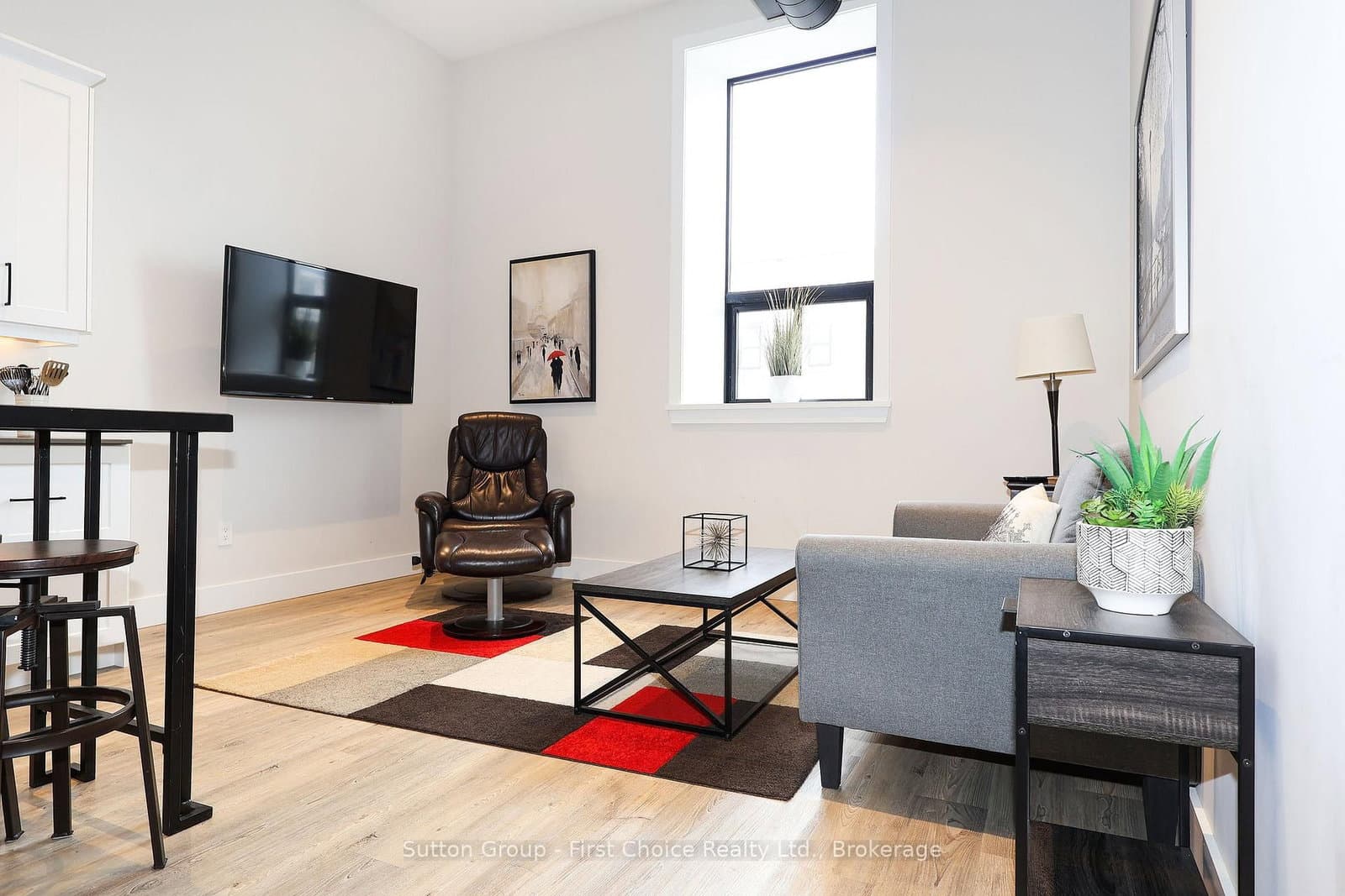 100 Queen Street E thumbnail 18