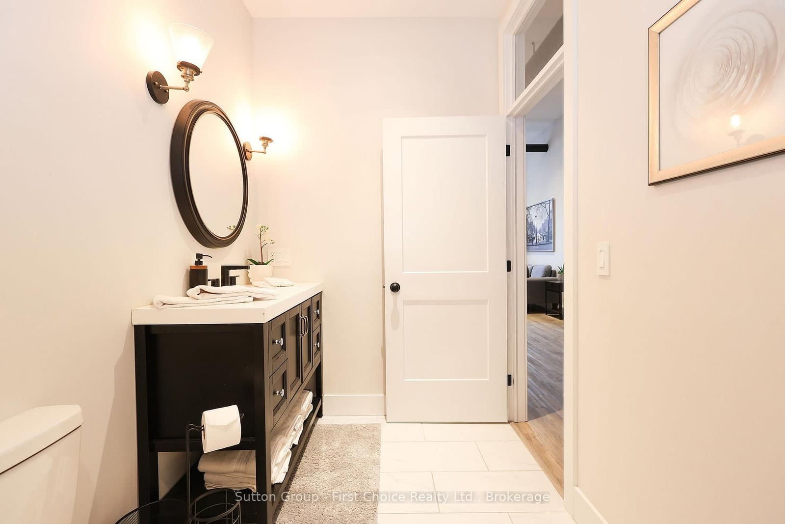 100 Queen Street E thumbnail 21