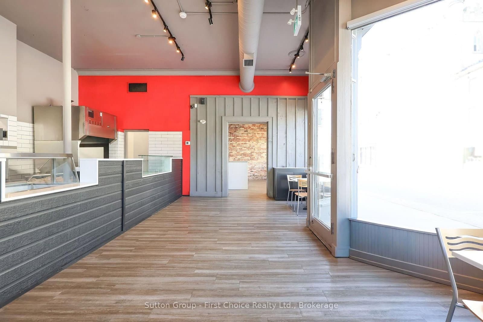 100 Queen Street E thumbnail 26