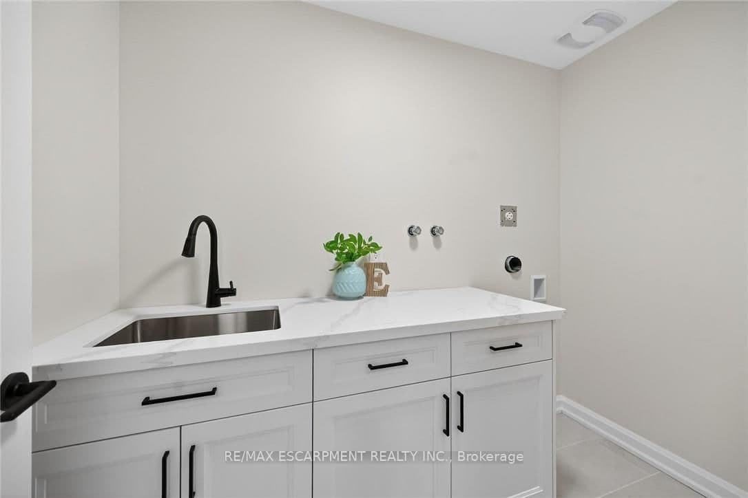 45 B Howard Street thumbnail 26