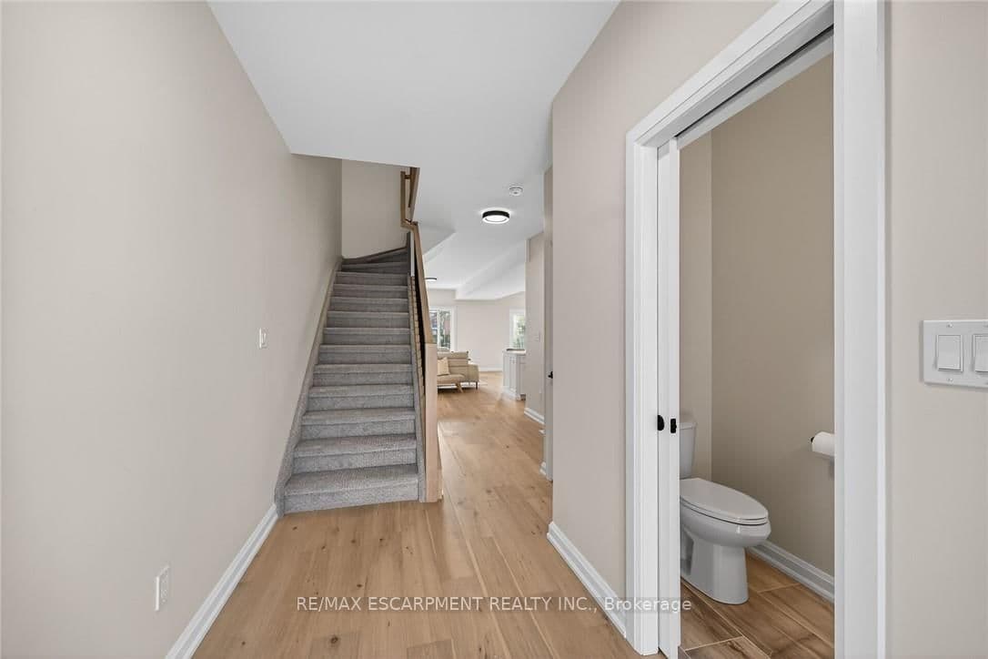 45 B Howard Street thumbnail 3