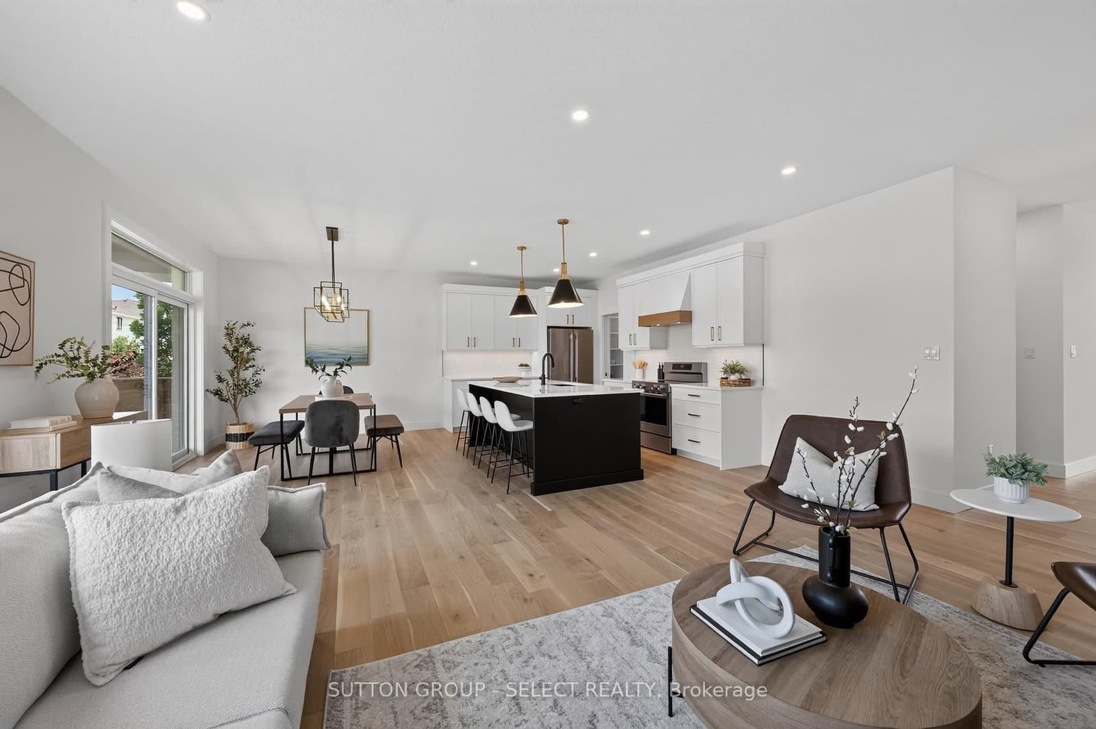 1898 Fountain Grass Drive thumbnail 9
