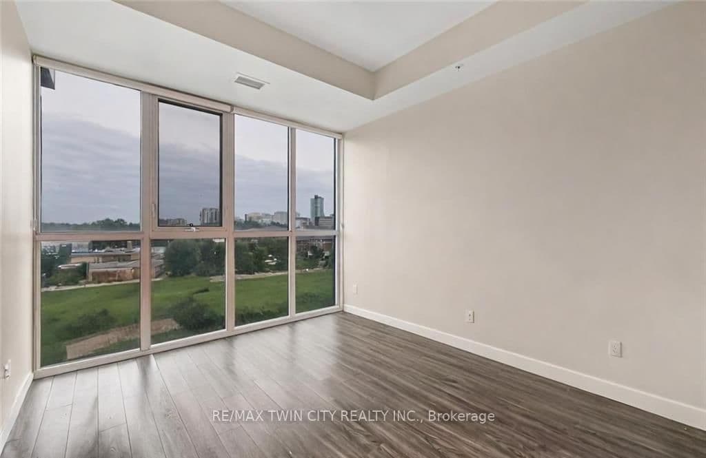 128 King Street, Unit 807 thumbnail 14