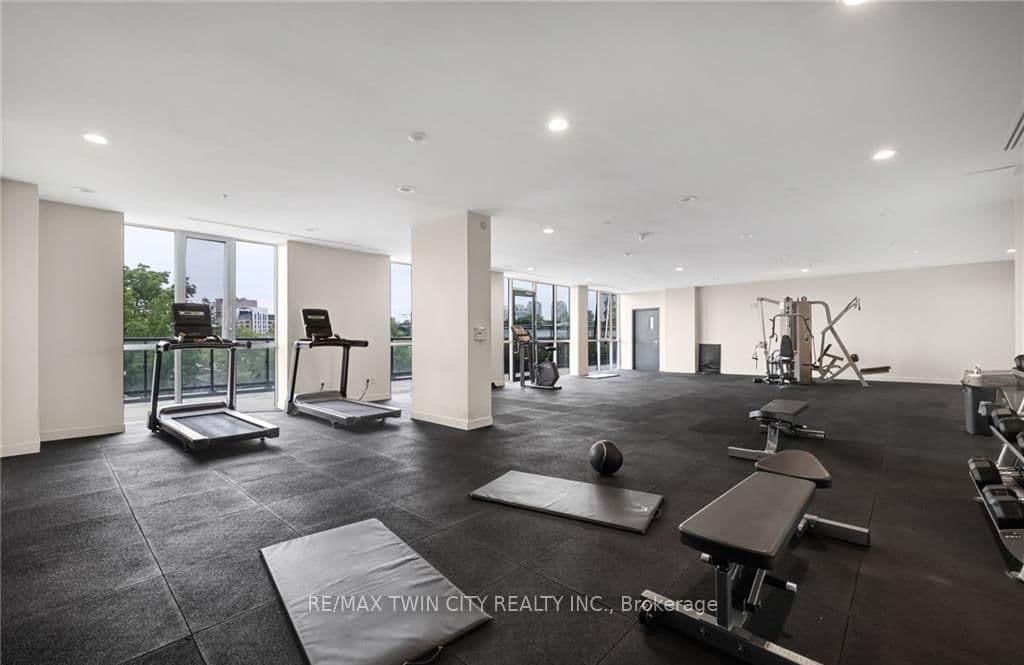 128 King Street, Unit 807 thumbnail 19