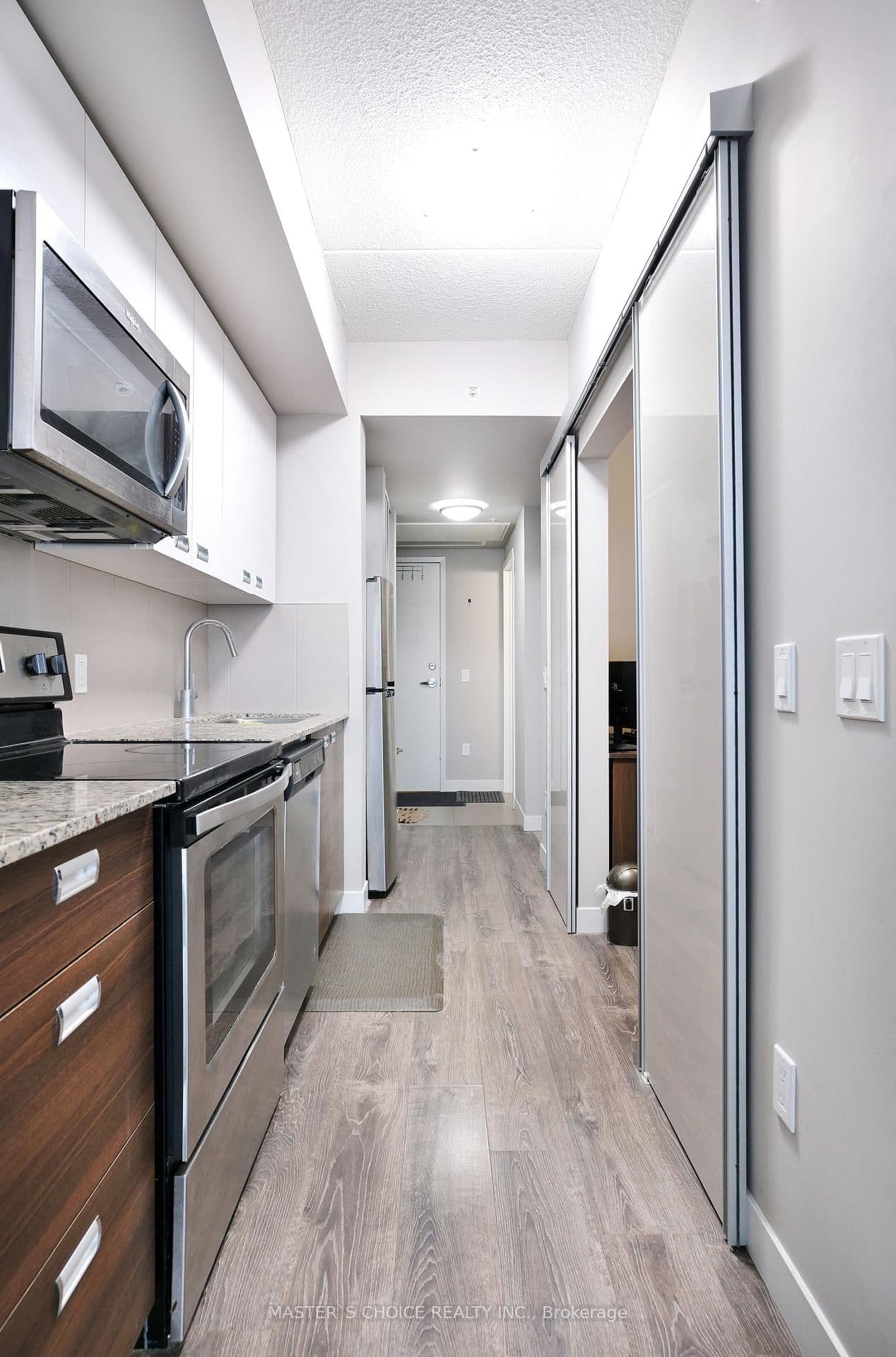 308 Lester Street, Unit 605 thumbnail 13