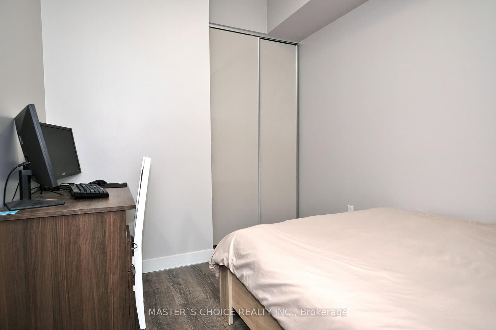 308 Lester Street, Unit 605 thumbnail 15