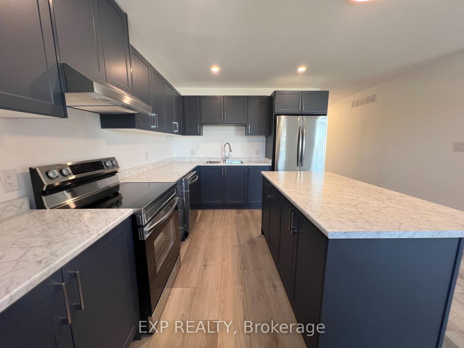 7532 Splendour Drive, Unit Upper thumbnail 9