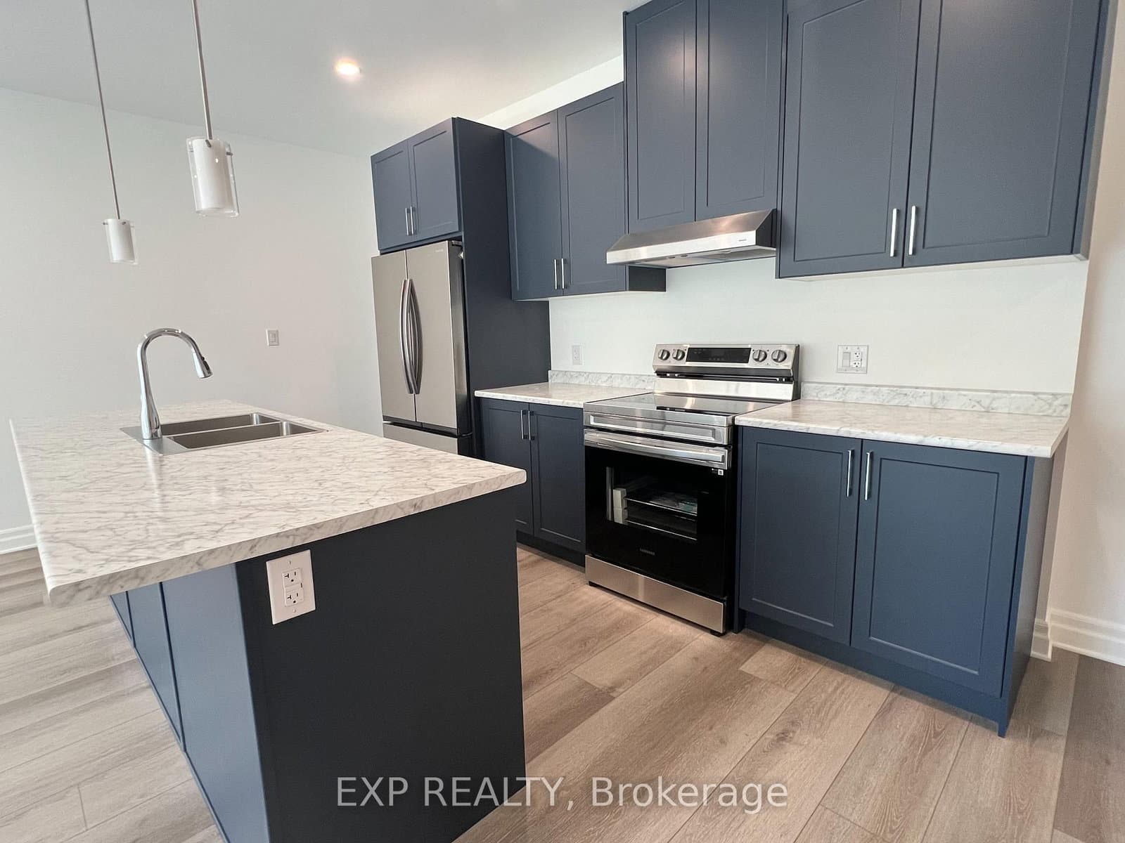 7532 Splendour Drive, Unit Main thumbnail 6