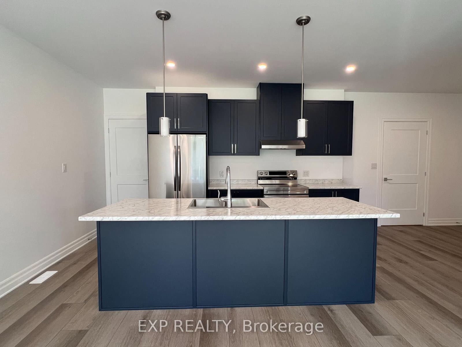 7532 Splendour Drive, Unit Main thumbnail 8