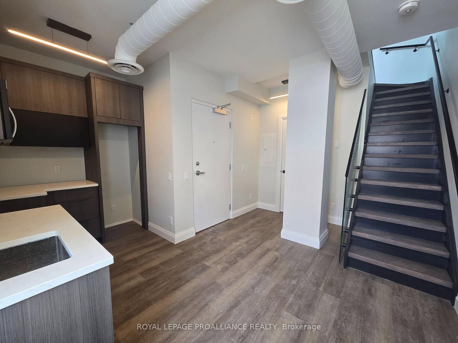 241 Front Street, Unit 201 thumbnail 5