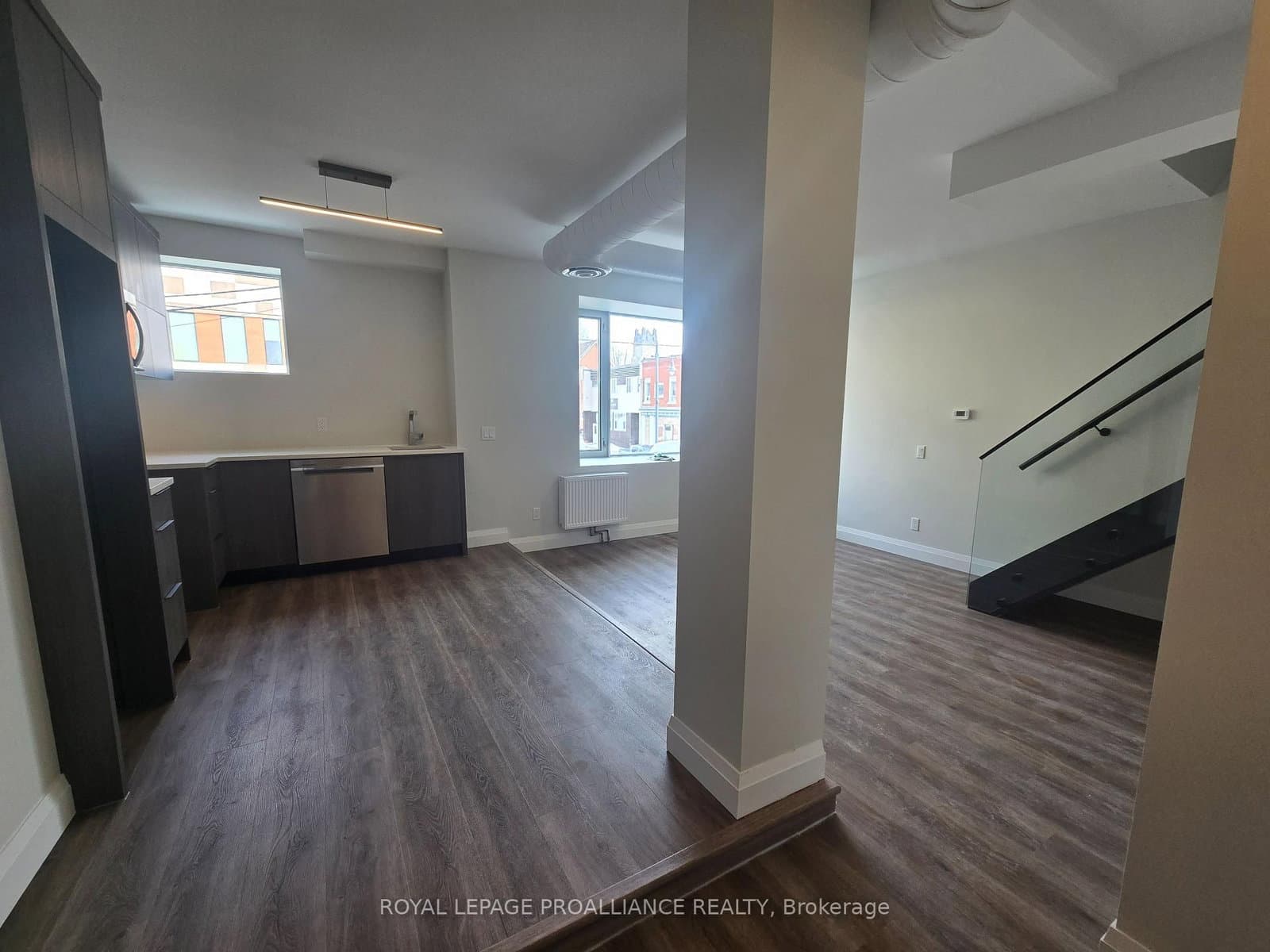 241 Front Street, Unit 202 thumbnail 5
