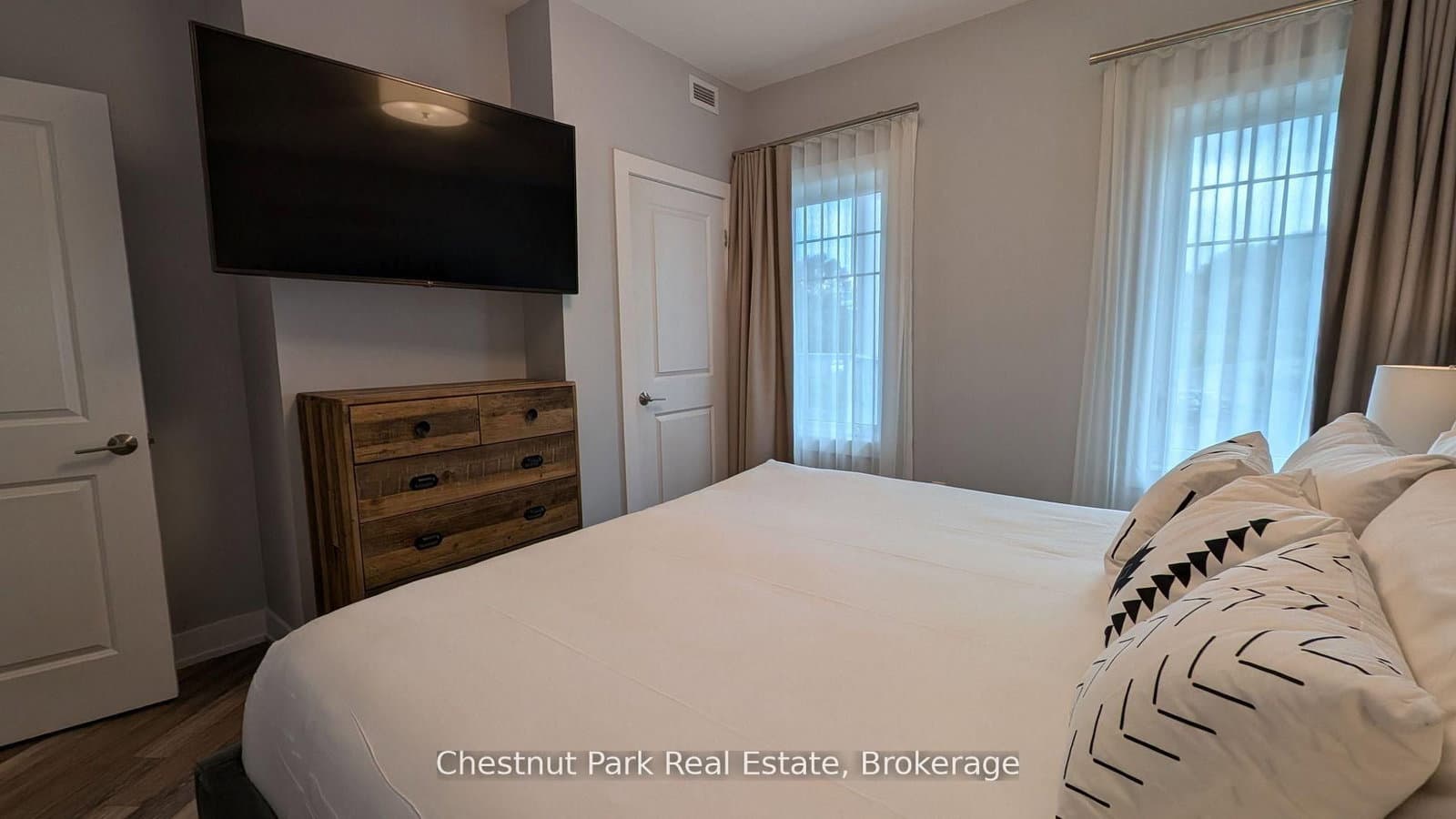 25 PEN LAKE POINT Road, Unit 316 thumbnail 15