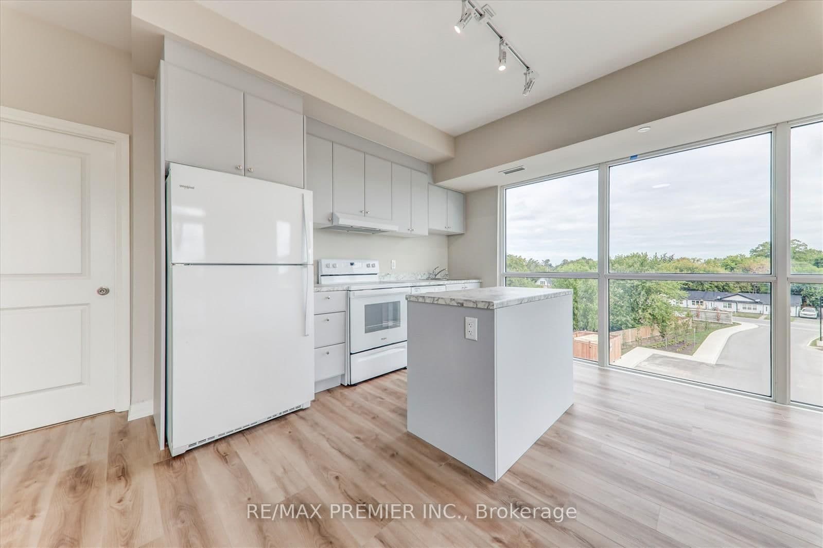 50 Herrick Avenue, Unit LP-17 thumbnail 13
