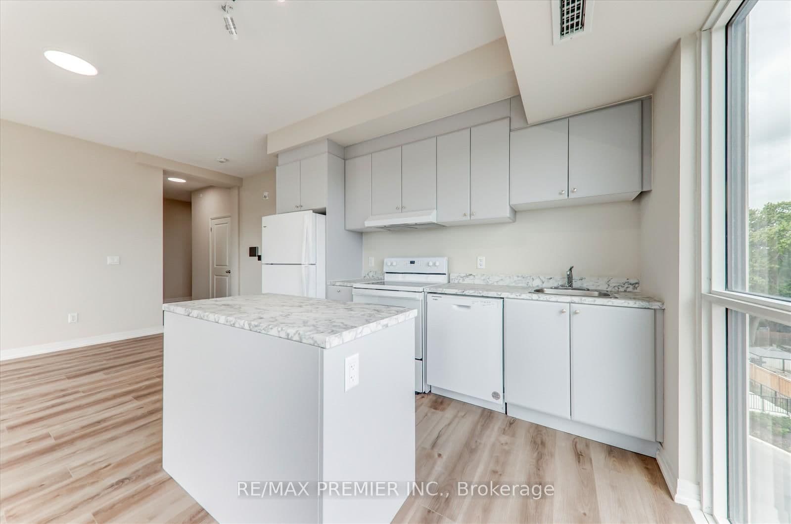 50 Herrick Avenue, Unit LP-17 thumbnail 14